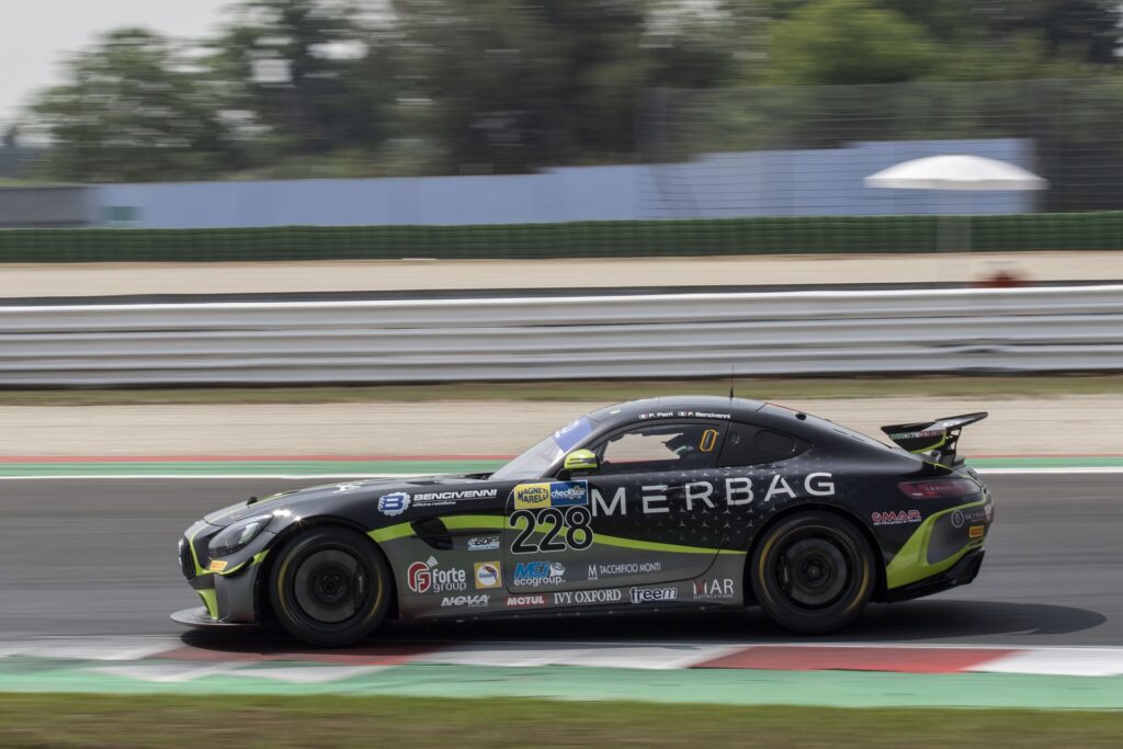 filippo bencivenni campione italiano gt4 2022 amg mercedes misano adriatico